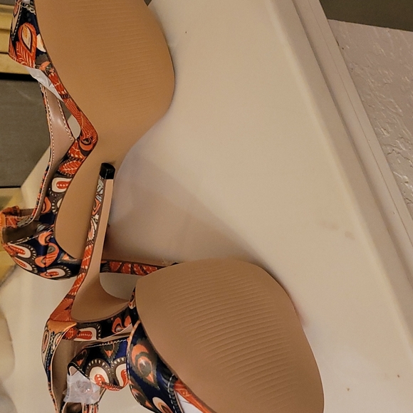 High heels - Picture 3 of 4